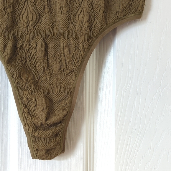 Out From Under Textured Jacquard Knit Form Fitting Strapless Thong Bodysuit L - Picture 7 of 12